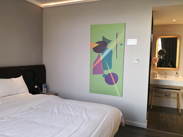 房?jī)?nèi)設(shè)施簡(jiǎn)潔、素雅、干凈